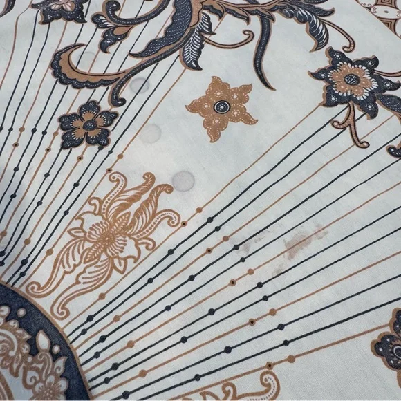 Gorgeous 35 Inch Square Scarf - Picture 9 of 15